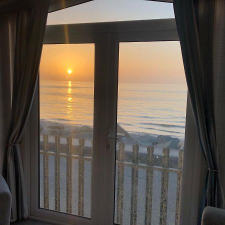 Caravan Hire Golden Sands Sea Front Kinmel Bay Exterior photo
