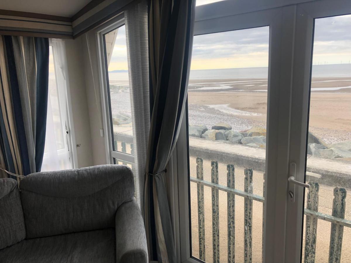 Caravan Hire Golden Sands Sea Front Kinmel Bay Exterior photo