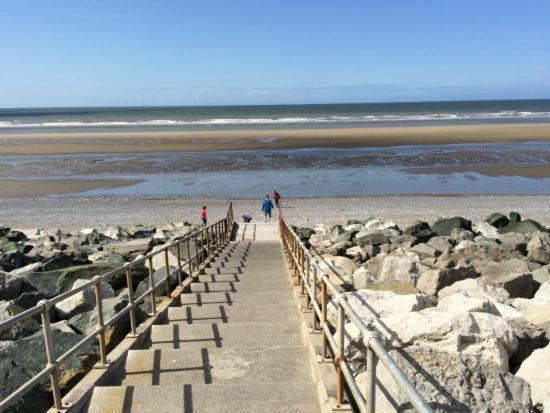 Caravan Hire Golden Sands Sea Front Kinmel Bay Exterior photo