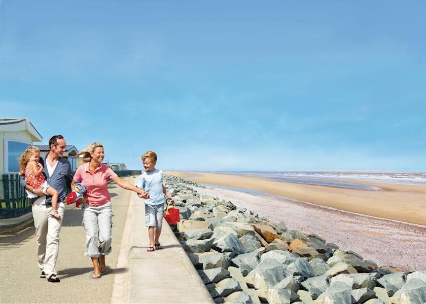 Caravan Hire Golden Sands Sea Front Kinmel Bay Exterior photo