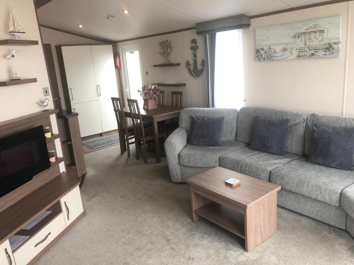 Caravan Hire Golden Sands Sea Front Kinmel Bay Exterior photo