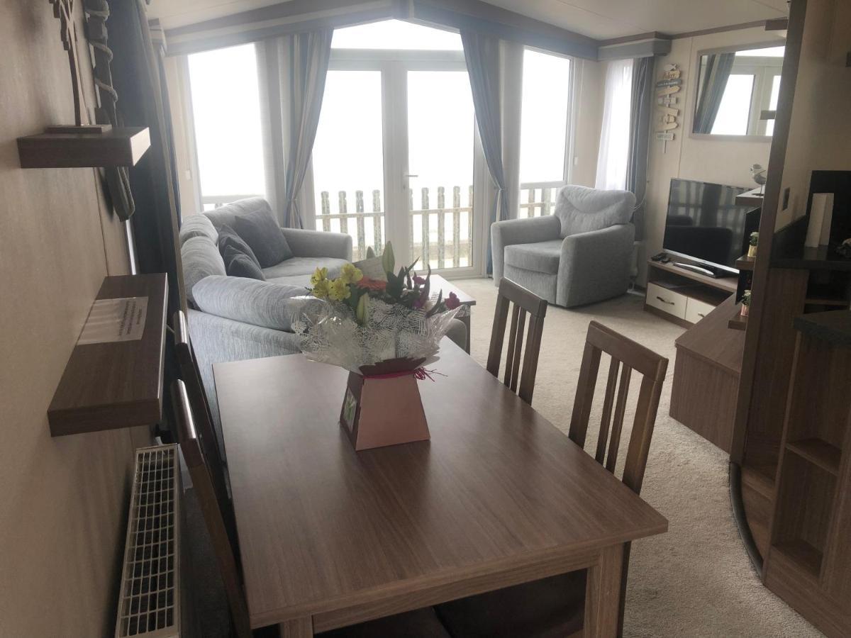 Caravan Hire Golden Sands Sea Front Kinmel Bay Exterior photo