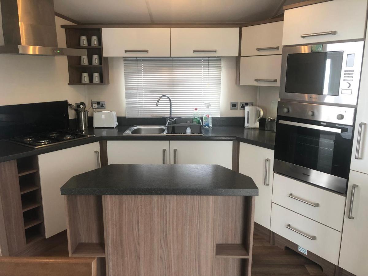 Caravan Hire Golden Sands Sea Front Kinmel Bay Exterior photo
