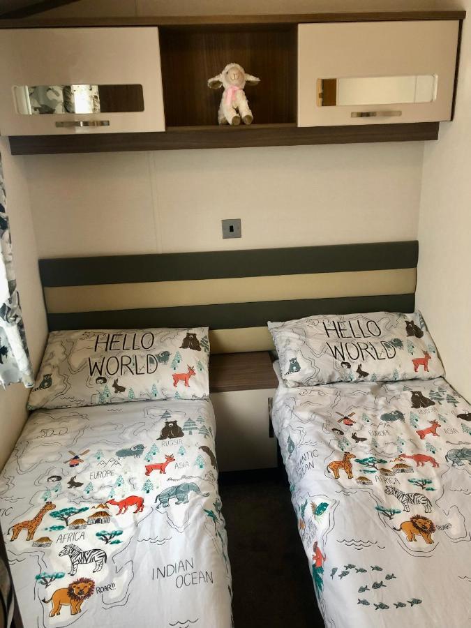 Caravan Hire Golden Sands Sea Front Kinmel Bay Exterior photo