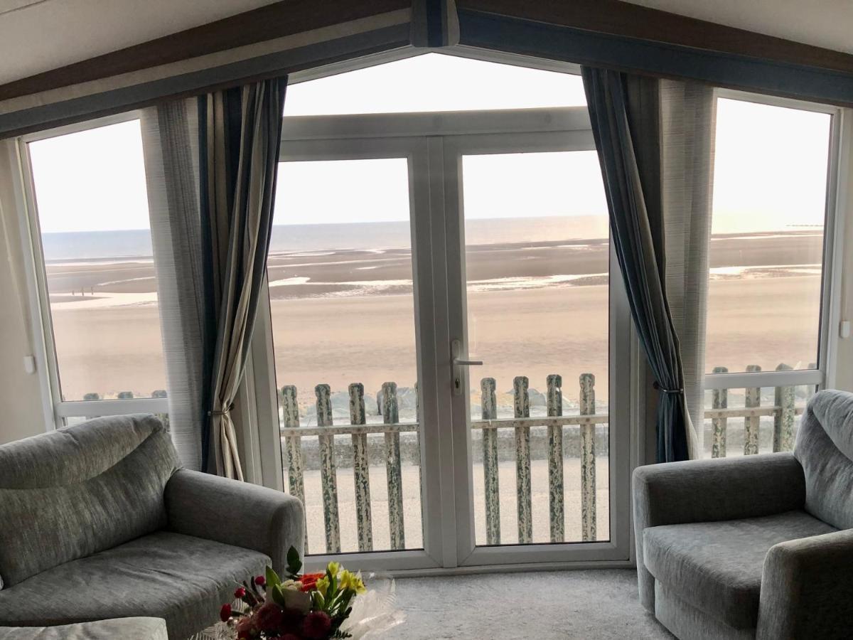 Caravan Hire Golden Sands Sea Front Kinmel Bay Exterior photo